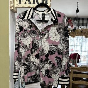 Floral Button-Up Blouse with Striped Collar